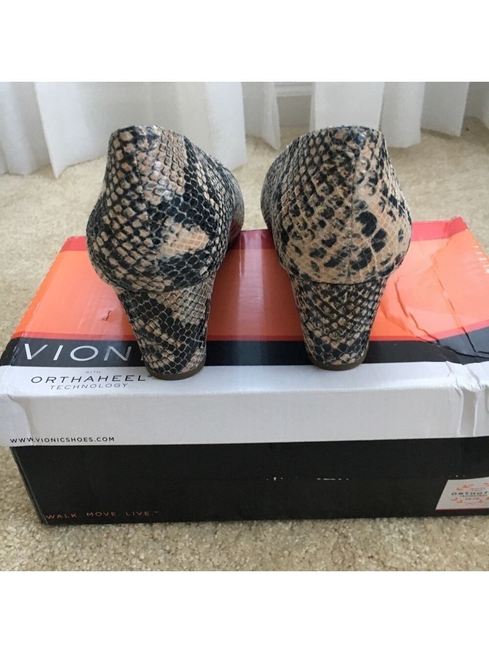 𝅺VIONIC cushioned snakeskin wedge - Picture 3 of 10